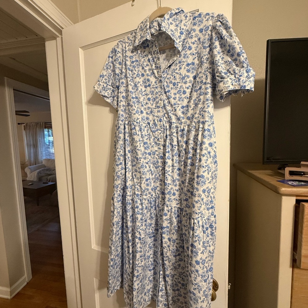 Crown & Ivy Blue and White Floral Midi Dress